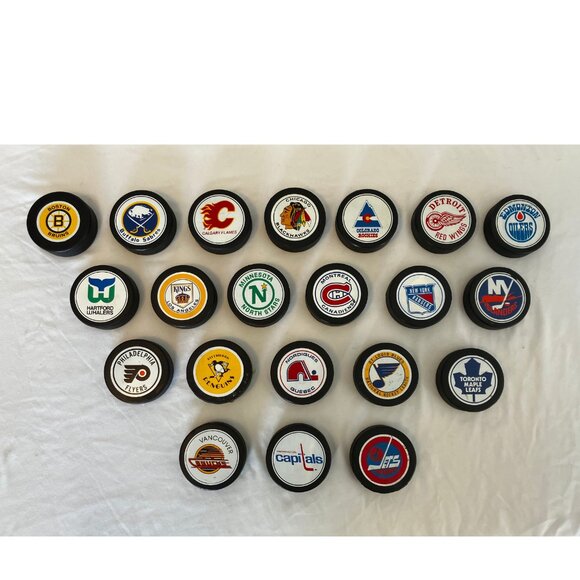 1980's Vintage TEXACO NHL TEAM Puck Set 22 Hockey Game Pucks Viceroy Canada - Picture 1 of 5